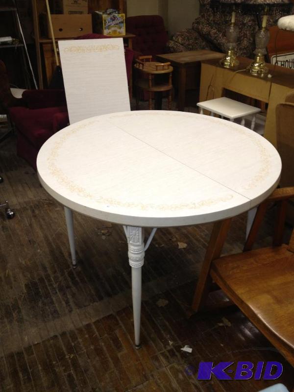 Wood Dining&nbspTable w Leaf  Matches chair...