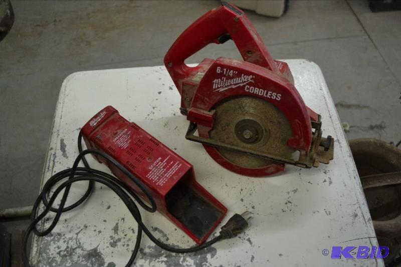 Milwaukee Cordless Circular Saw
