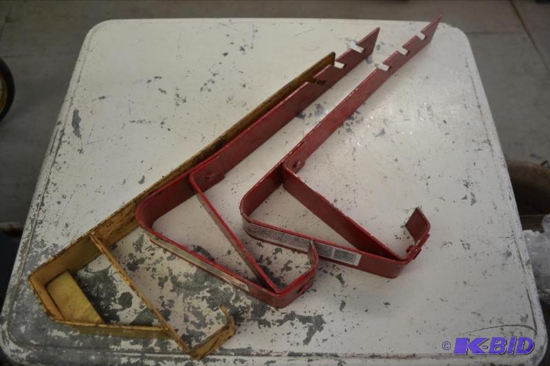 Three Fixed Roof Brackets