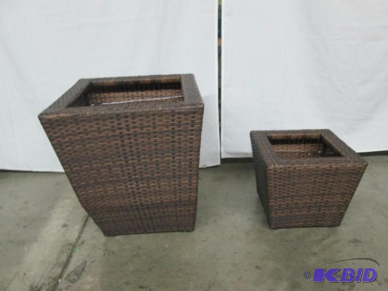 2-pc. Outdoor Wicker Planter Set