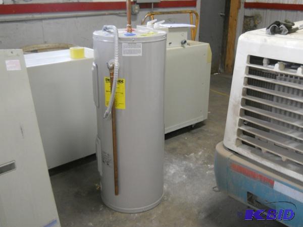A.O. Smith ProMax Hot Water Heater. 30 Gal, E...