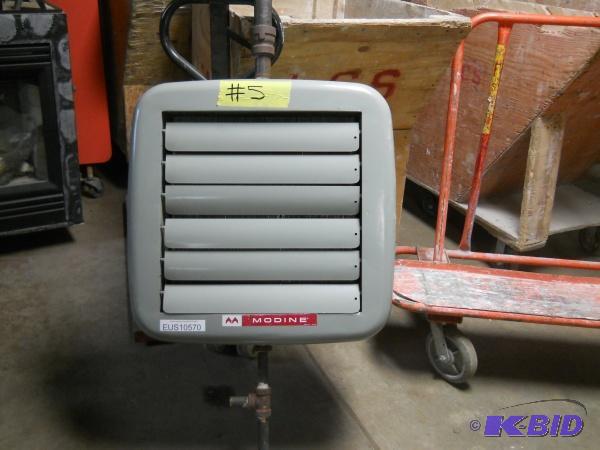 Modine hot water unit heater. Model HS108501...