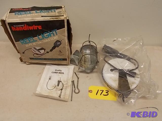 Diamond Handiwire 20 Retractable Light Cord,...