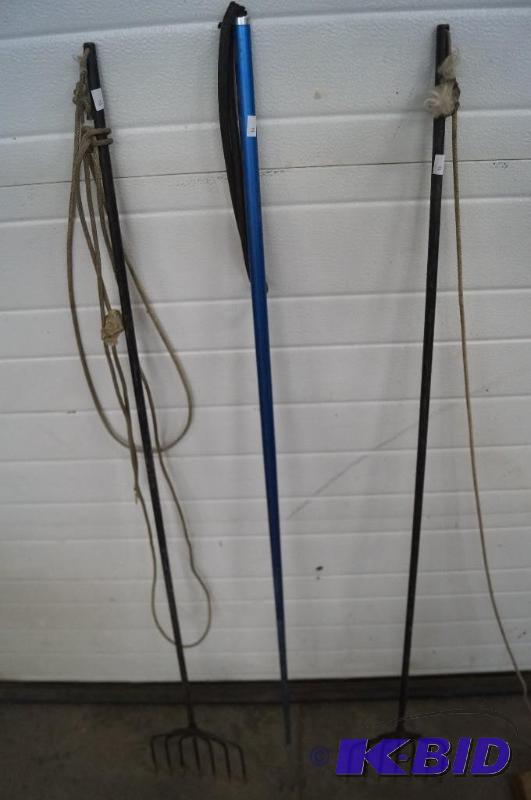 Ice fishing spears