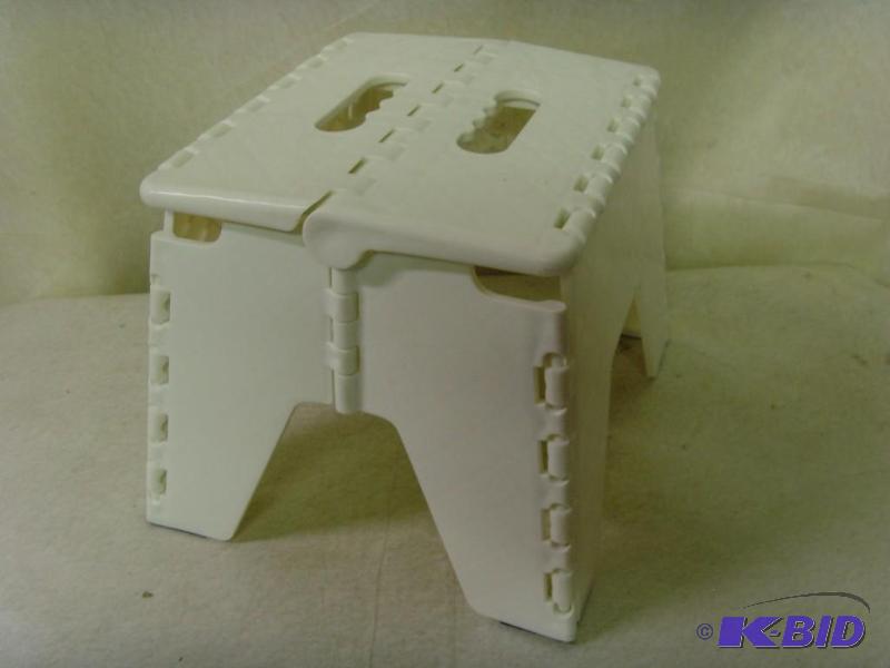 lot 153 image: Collapsible Stepping Stool