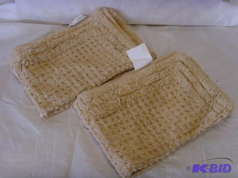 lot 156 image: Plush Cotton Bath Rugs Set of 2