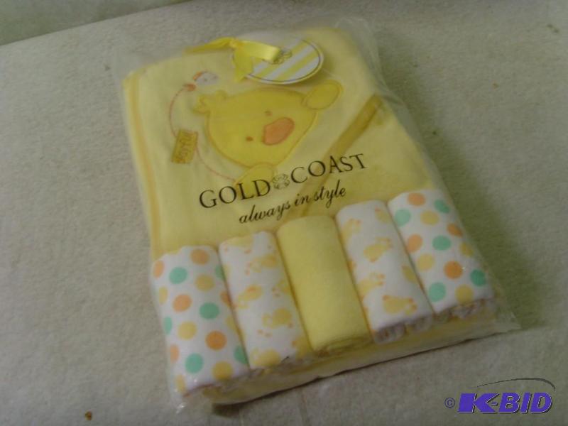 lot 165 image: Baby Towel Gift Set
