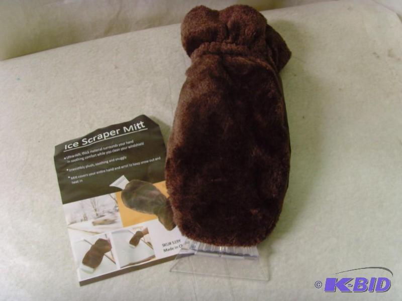 lot 172 image: Ice Scraper Mitt
