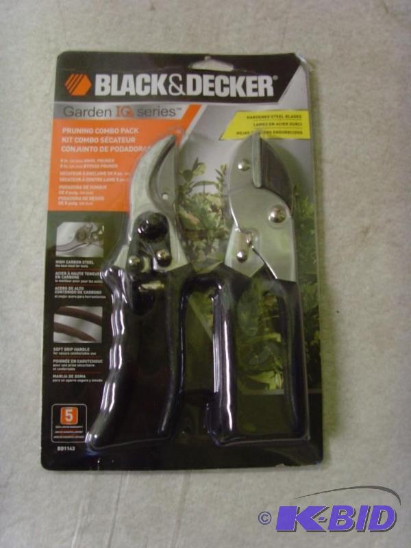 lot 199 image: Black & Decker Pruning Combo