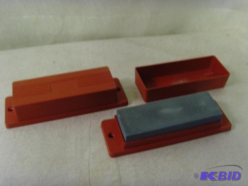 lot 214 image: Lot of 2 6 Sharpening Stones