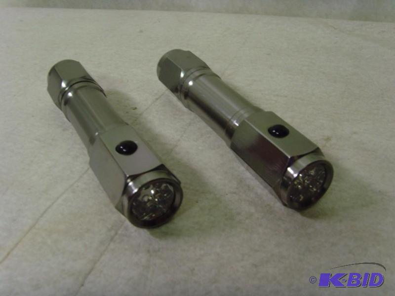 lot 227 image: Auto Emergency Flashlights