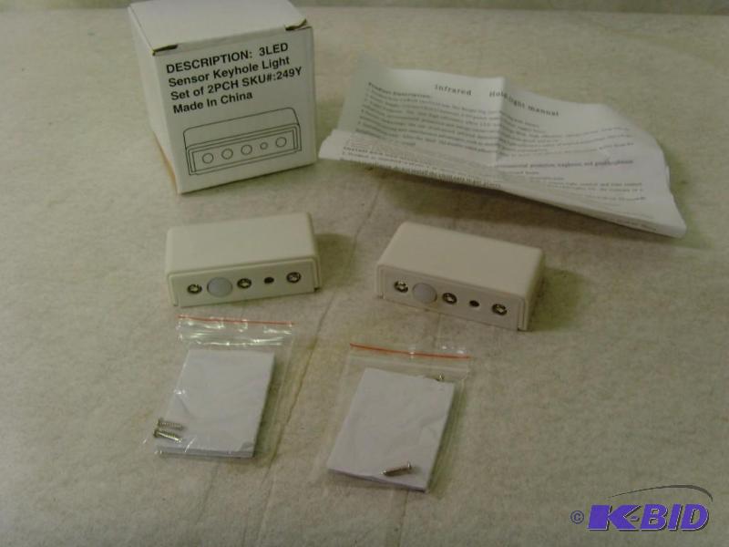 lot 229 image: 3 Led Motion Sensor Keyhole Light