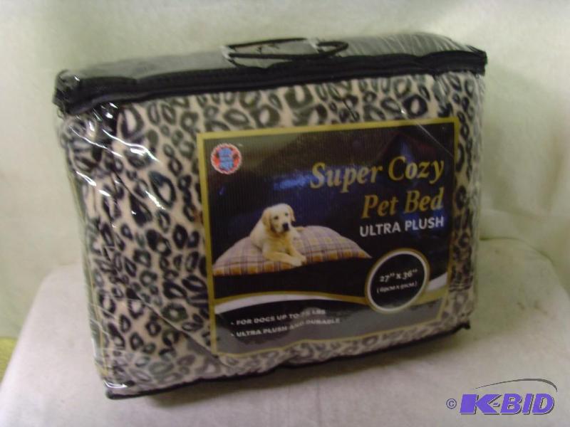 lot 87 image: Super Cozy Pet Bed