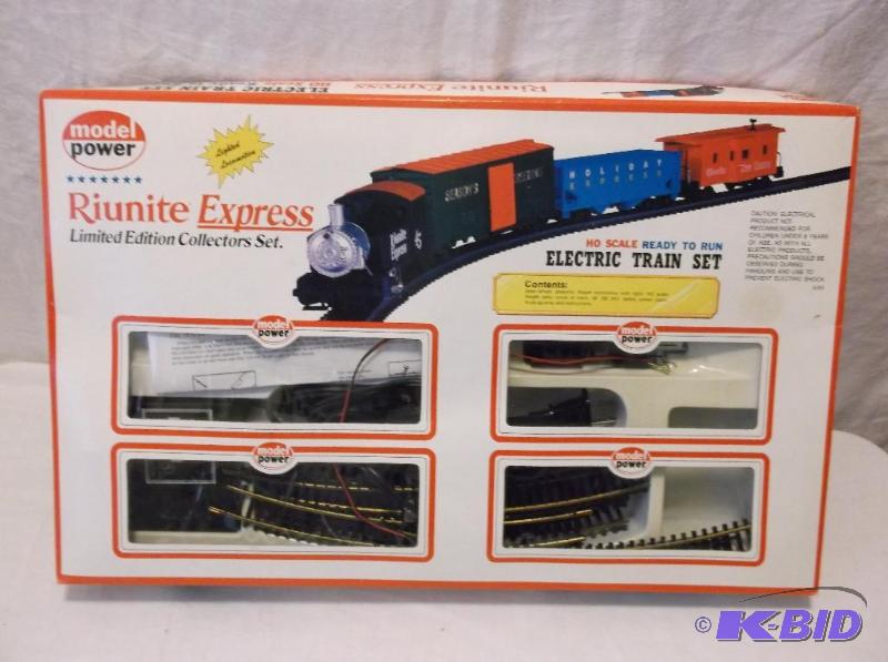 lot 72 image: Riunite Express limited edition collectors el...