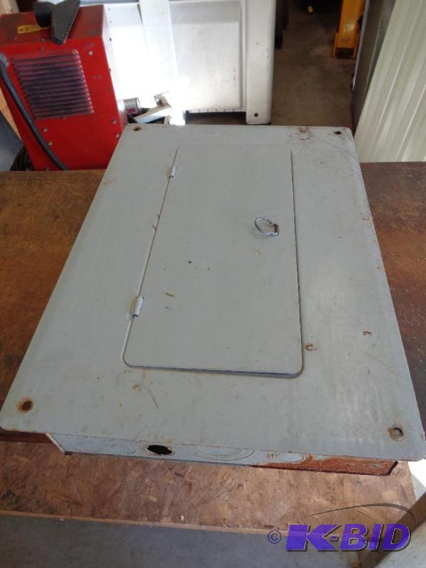 lot 14 image: Electrical