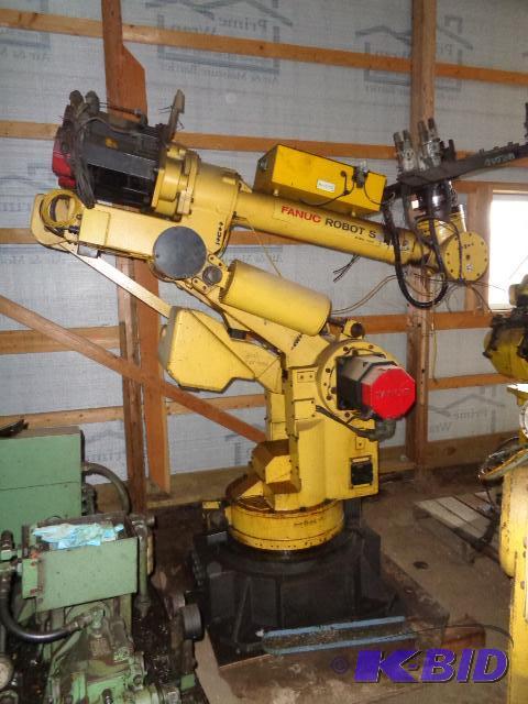 lot 27 image: Robot