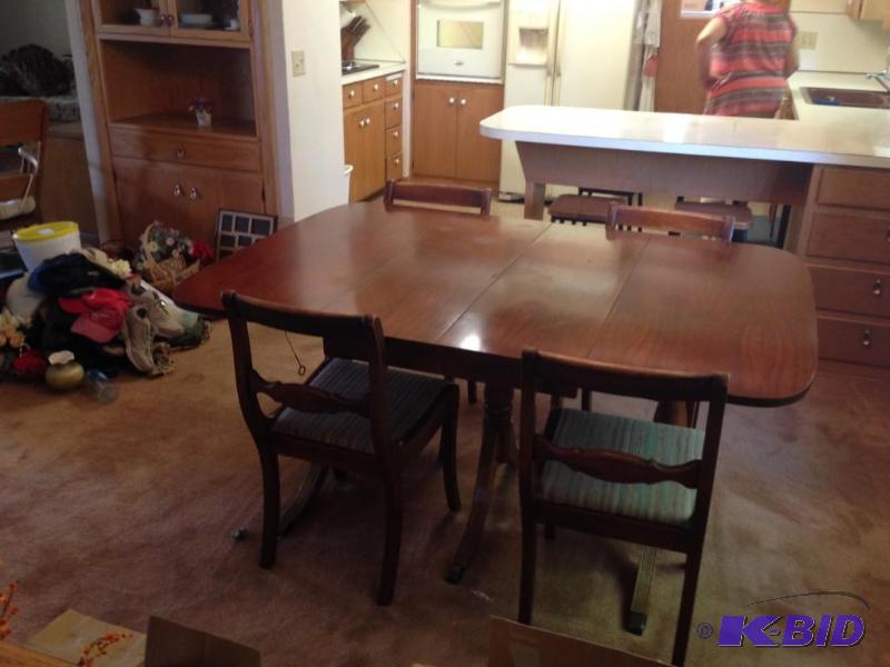 Duncan Fife Dining Room Table and 4 chairs.. ...