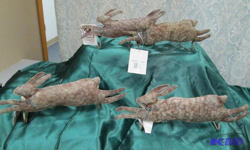 lot 157 image: Qty 4 Running Bunny candle holder...