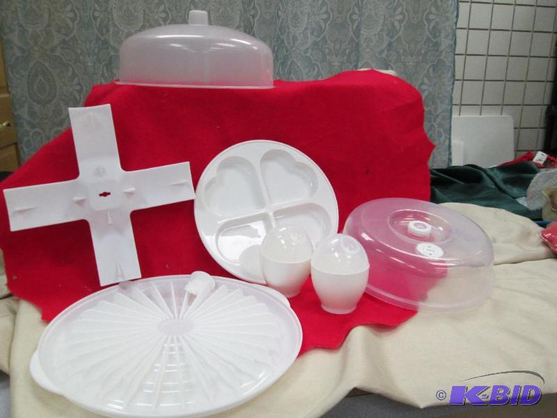 lot 173 image: Microwave breakfast center...