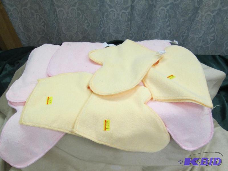 lot 176 image: Qty 9 Looks like mitten that you can use for ...