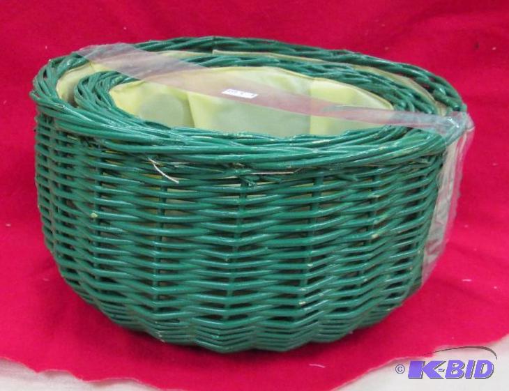 lot 180 image: Set of 3 green baskets different sizes...