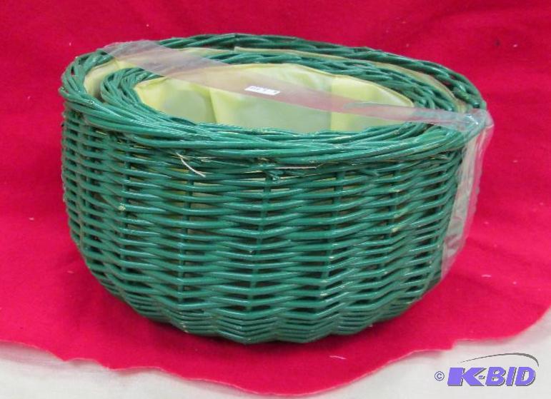 lot 187 image: Set of 3 green baskets different sizes...