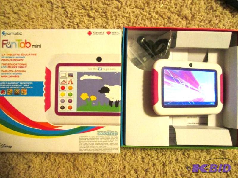lot 19 image: Fun Tab mini...powers up but has a cracked sc...