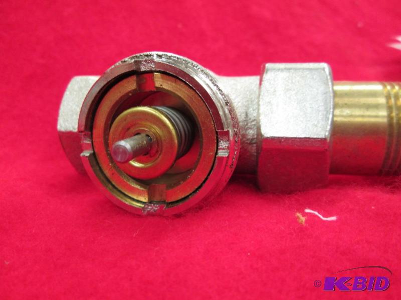 lot 215 image: Honeywell Braukmann radiator valve body...