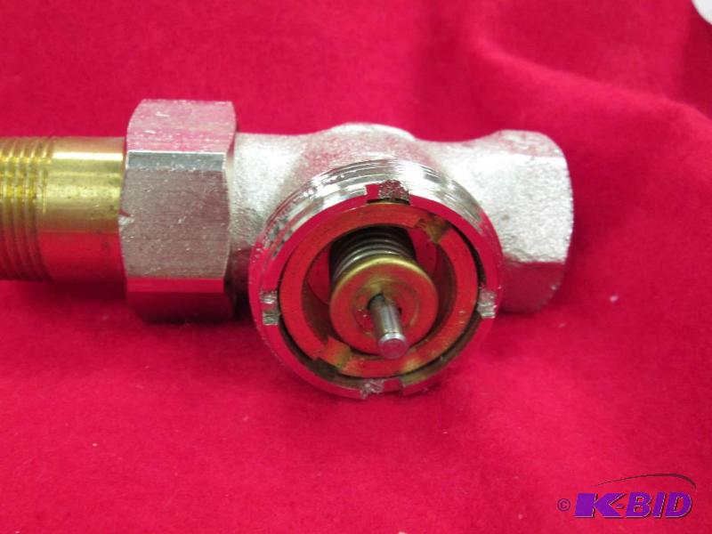 lot 216 image: Honeywell Braukmann radiator valve body...