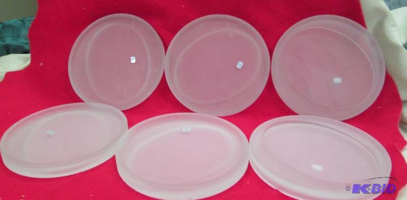 lot 227 image: Qty 8 Round Oval Pillar base Frost...