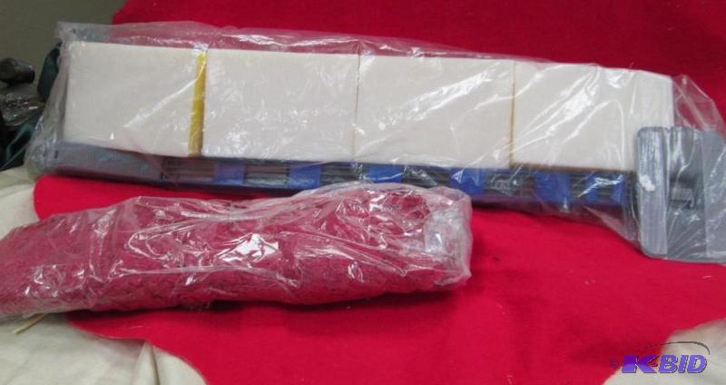 lot 230 image: Qty 2 Tub and Tile scrubber set and red dust ...