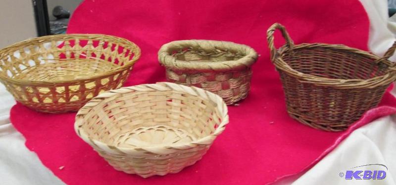lot 239 image: Qty 4 Wicker basket different shapes, and siz...