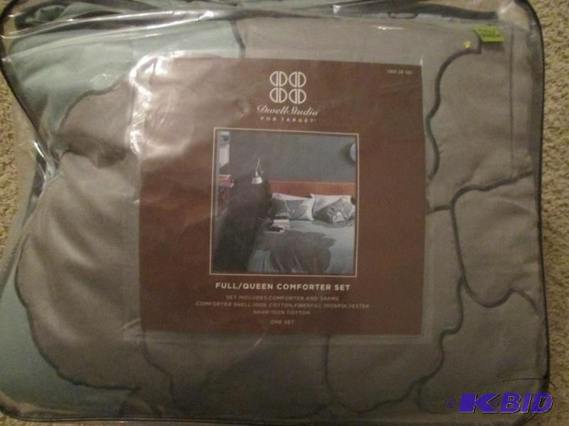 lot 24 image: Full  Queen bed set...