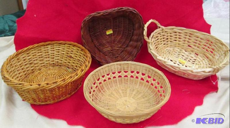 lot 242 image: Qty 4 Wicker basket different shapes, and siz...