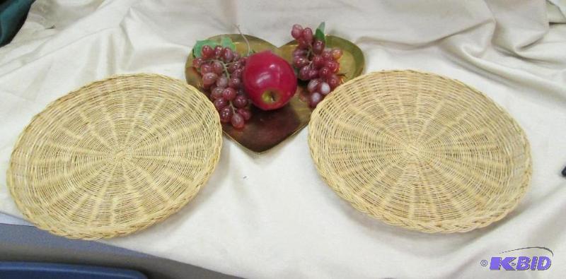 lot 257 image: Qty 6 Metal heart shape serving plate, and wi...