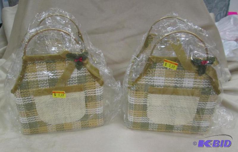 lot 259 image: Qty 4 Decorated like an apron you could put r...