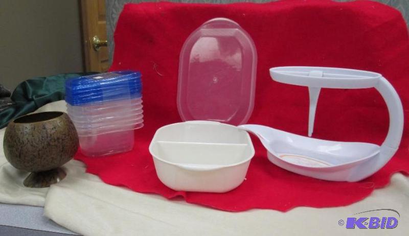 lot 264 image: Assortment of kitchen items...