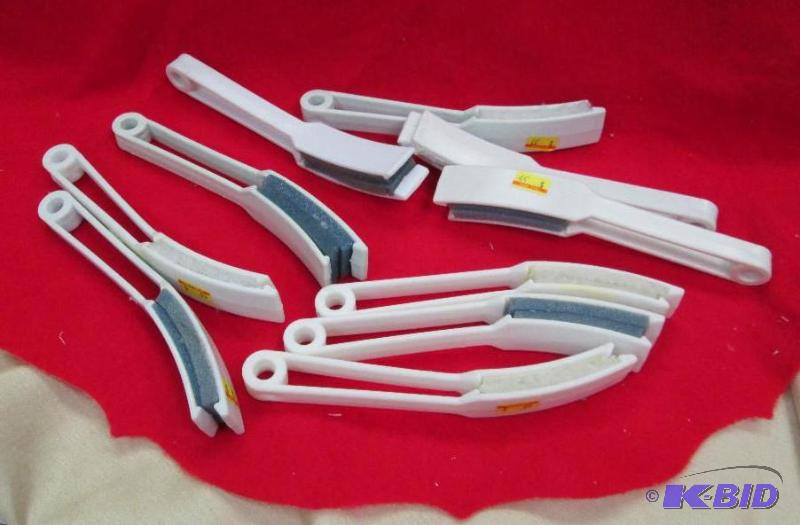 lot 319 image: Qty 10 thing to clean blades...