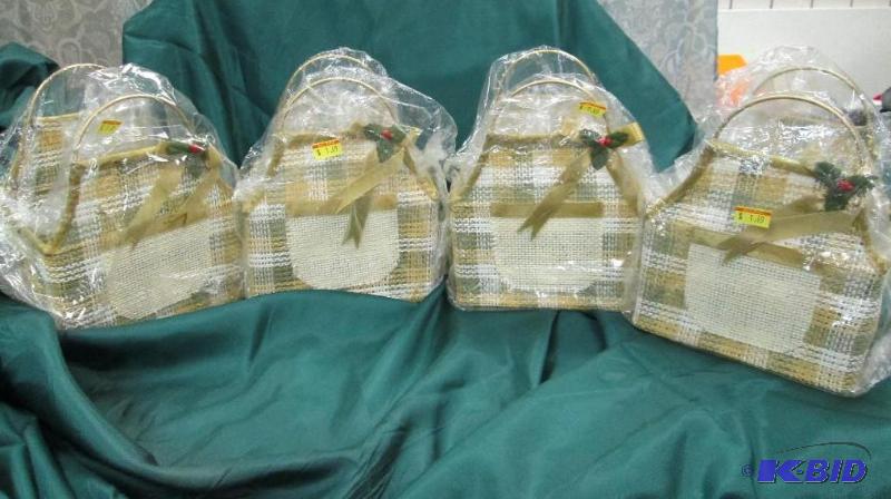 lot 322 image: Qty 4 Decorated like an apron you could put r...