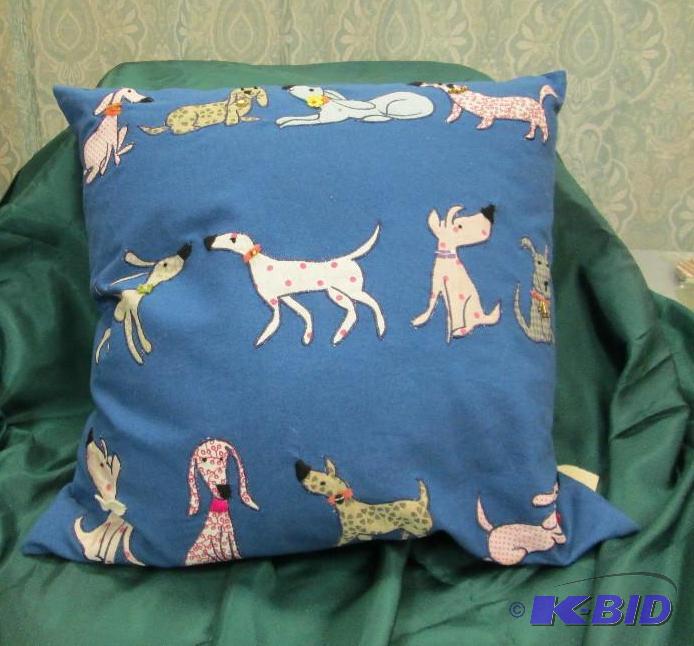 lot 326 image: Qty 1 Throw pillow that has dogs on...