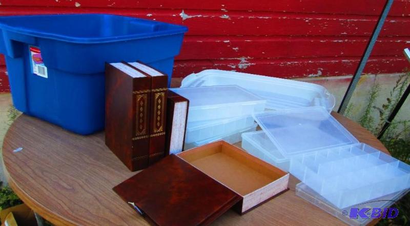 lot 6 image: &quotLot of plastic divided trays...