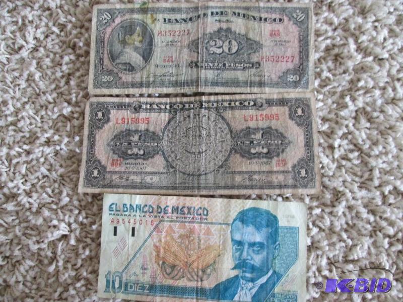 lot 66 image: Mexican paper currency...
