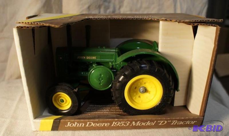 lot 10 image: New In Box John Deere 1953 Model &quotD"...