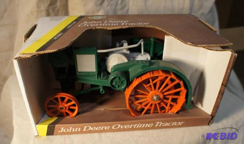 lot 11 image: New In Box John Deere Overtime Tractor - 116...