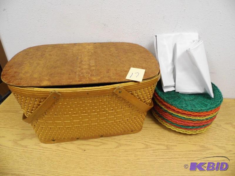 Hawkeye Picnic Basket