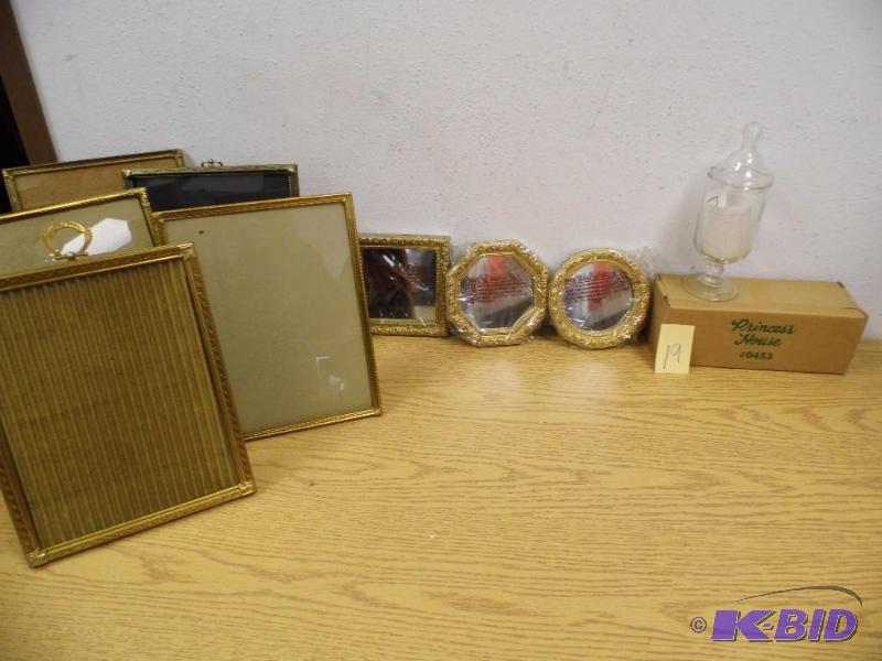New Decorating Items with Vintage Frames