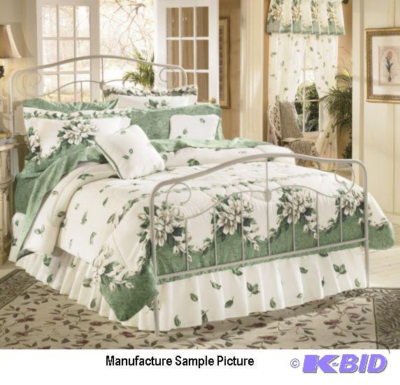 lot 138 image: Melissa Bedspread -&nbspKing Size - Comforte...
