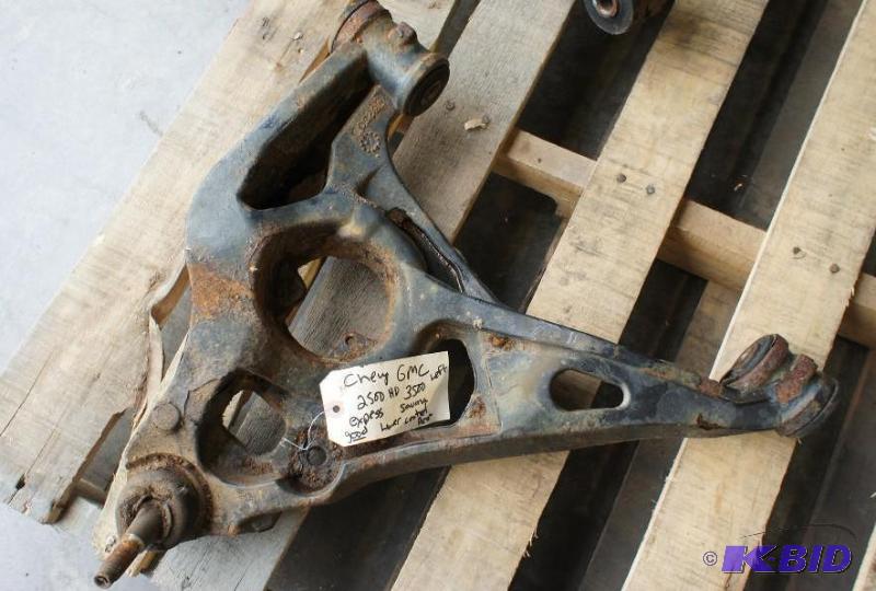Chevy GMC 2500 HD Express (Left) Lower Contro...