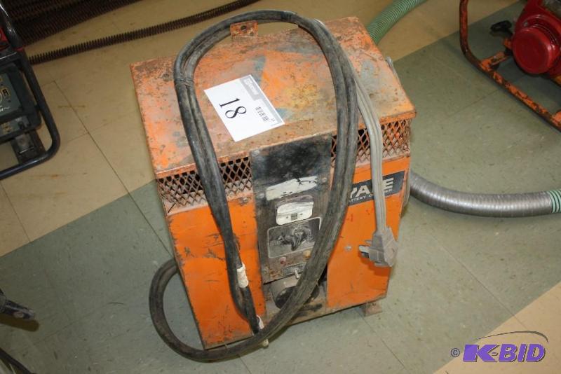 lot 18 image: Yale Pallet Jack Battery Charger
