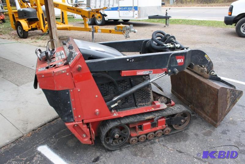lot 6 image: Toro Dingo Mini Skid-Steer